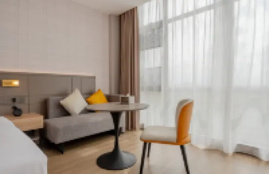 ホームイン プラスホテル（紹興濱海新城海東路） 紹興のホテル