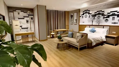 Bosen Meiju Hotel (Jinhua Building Branch) in Huating, Gansu