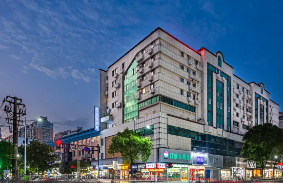 7天酒店（鷹潭火車站凱翔新天地店）