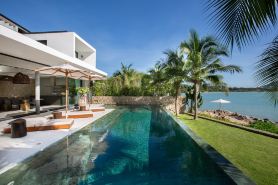 Solaris 3-Bedroom Beachfront Villa in Koh Samui
