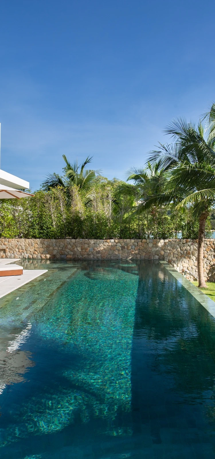 รูปภาพของวิลลา 4 ห้องนอน 4 ห้องน้ำส่วนตัว ขนาด 350 ตร.ม. – เชิงมน