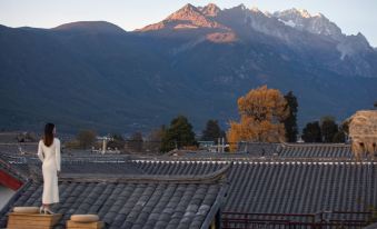 Yulong Qiyunli Designer Homestay