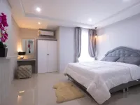51 Suanplu Residence Hotels near Thonburi
