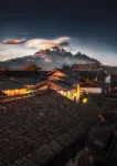 Halfway up the mountain, it's mine; the mountain retreats into seclusion
