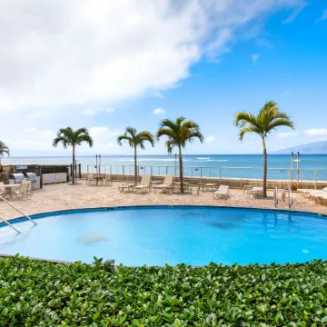 Oceanfront Escape, Molokai Views & Tropical Breezes