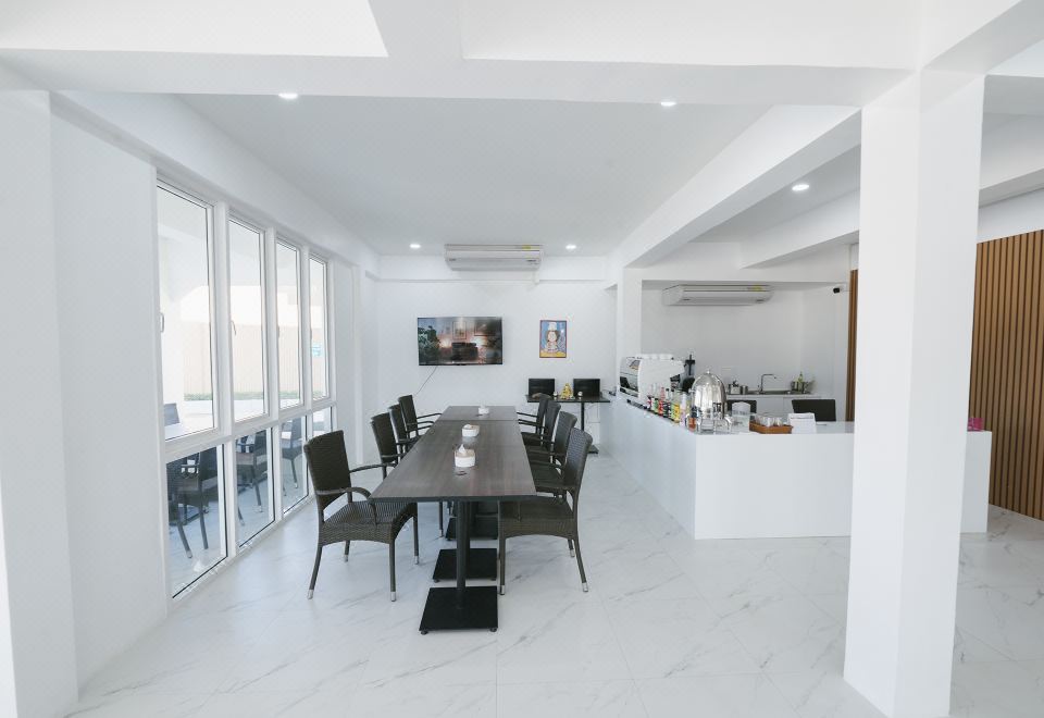 1. 엥 파 루앙 호..