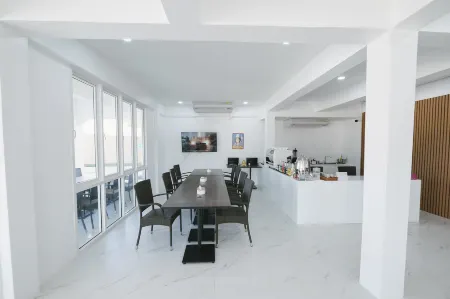 Eng Fah Luang Hotel Отели рядом с достопримечательностью «Mea Fah Luang University»