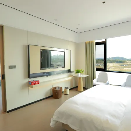 Le'an Longyuan Hotel (Binhu Park Branch) Hotels in Le'an