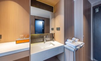 Xi tian wu High altitude Hotel (Lanzhou West High speed Railway Station Branch)