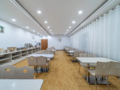 GreenTree Inn (Golmud Railway Station Branch on 109 National Highway) Hotels in Golmud