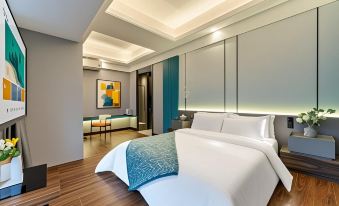 Xingyi International Apartment (Guangzhou Changgang Metro Station)