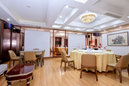 Hongqiao Yunfeng Hotel Отели рядом с достопримечательностью «Shanghai University of Engineering Science Gymnasium»