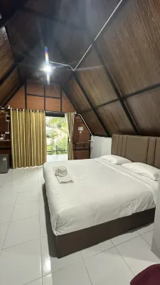 Ta Resort Hotels near Phrathat Sri Song Rak