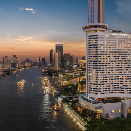 Millennium Hilton Bangkok Отели рядом с достопримечательностью «Риверсайд»