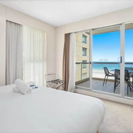 Beachfront at Glenelg Oaks Parking Pool Gym Wi-Fi