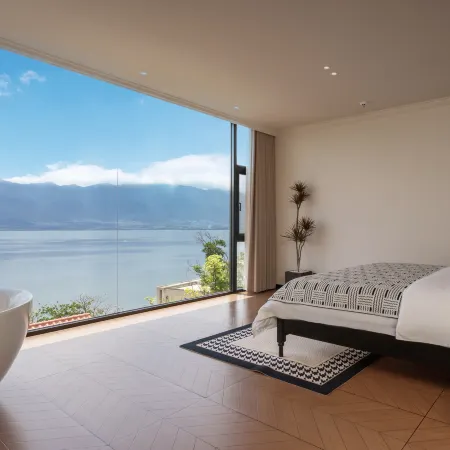 Dali StarLight Half Mountain Sea View Resort (Erhai Haidongfang Branch)
