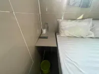Charinsup House2 Hotels in 