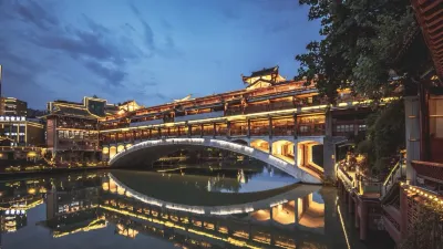 Xiaolu Chenke Hotel (Tongren Ancient Town Pedestrian Street)