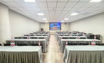 Homeinn Selected Hotel (Korla Jiaotong West Road People's Square)