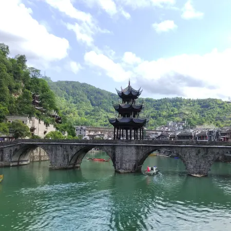 Yijianglou Inn