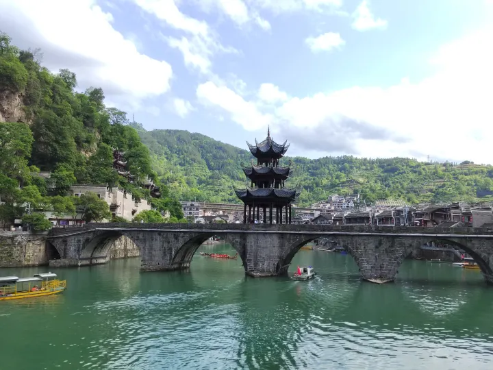 Yijianglou Inn