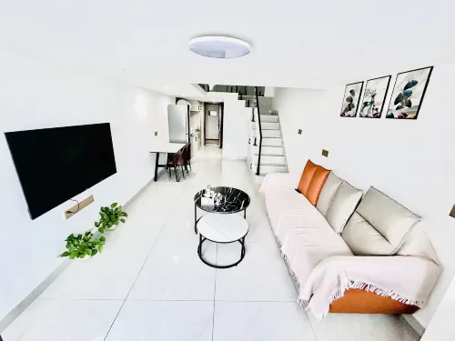 Muyu LOFT Art Cinema Hostel (Xinli Silver Lake Bay Store)