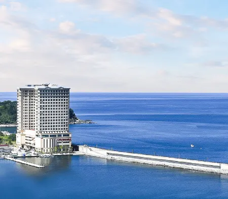 Ramada by Wyndham Gangwon Sokcho Отели рядом с достопримечательностью «Cheongchoho Lake»
