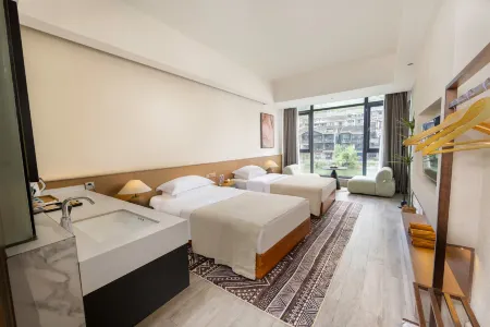 Yinxi Linjiang Homestay (Phoenix Ancient Town Tuojiang Yunqiao Branch)