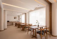 香格里拉微光·星晚設計師リゾート中国式旅館（獨克宗古城大佛寺轉經筒）