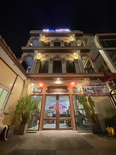 ห้องขนาดเล็ก เตียงใหญ่