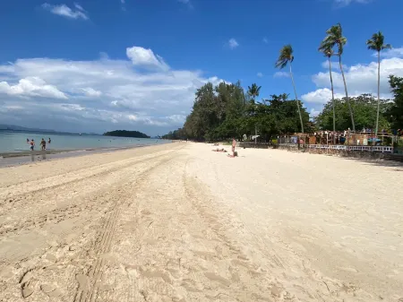 Srisuksan Klong Muang Beach