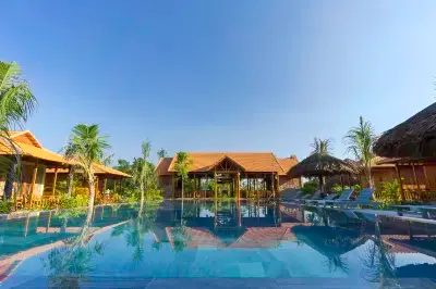 Island Lodge Hotels near Ong Lang Beach