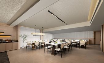 Atour Hotel, Biyun Road, Jushan Square, Xingyi City