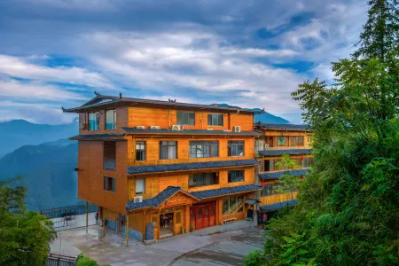 Longji Yunshan residential accommodation (Jiulong Wuhu store) Отели рядом с достопримечательностью «Longji Ancient Zhuang Village»
