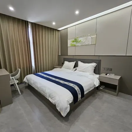 Fugu Jiangboyue Hotel