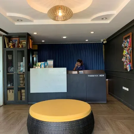 Tharapark View Hotel Отели рядом с достопримечательностью «Причал Клонг Джилад»