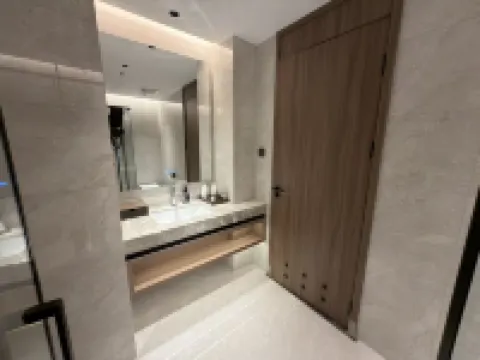 Pan'an Hongting University Hotel