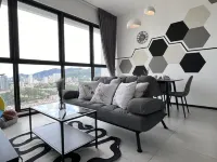 Georgetown Urban Suite | Family | Skypool I SeaView Hotels in Jelutong