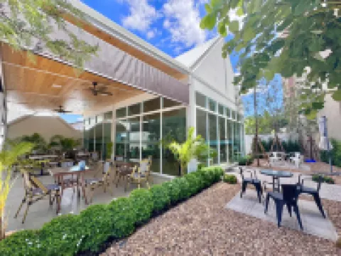 L2 Premium Hotel Hotel berhampiran Phra Mahathat Kaen Nakhon (Wat Nong Wang)