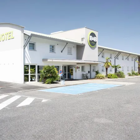 B&B Hotel Pau Lescar
