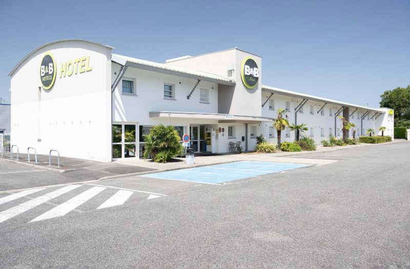 B&B Hotel Pau Lescar