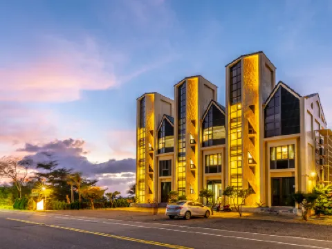 光隅民宿 鄰近高山巖福德宮的酒店