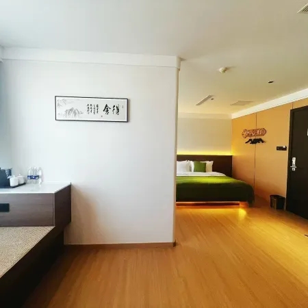 Dengfeng Yijing Hotel