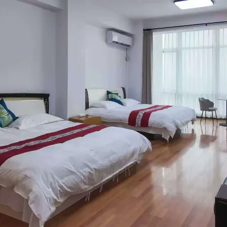 Xiaojie Guesthouse (Dandong Yalu River Broken Bridge Branch)