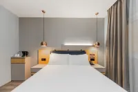 Ease Hotel (Hangzhou West Lake Huanglong Sports Center Wensan Road Branch) Hotels in Hangzhou