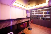 Zhongmu Yijiaren Hotel (Only Henan Drama Fantasy City Branch) - ที่มีบาร์