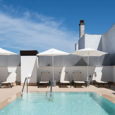 Líbere Seville Plaza Nueva Hotels near بلازا نويفا