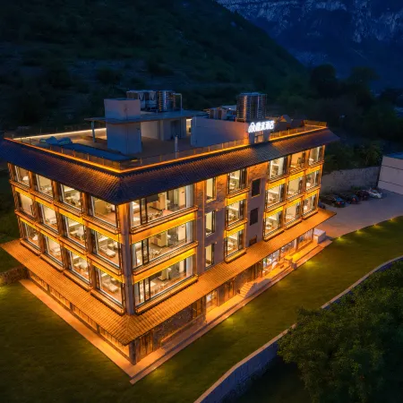 Yinmo Resort Hotel (Changzhi Huguan Baquanxia Branch)