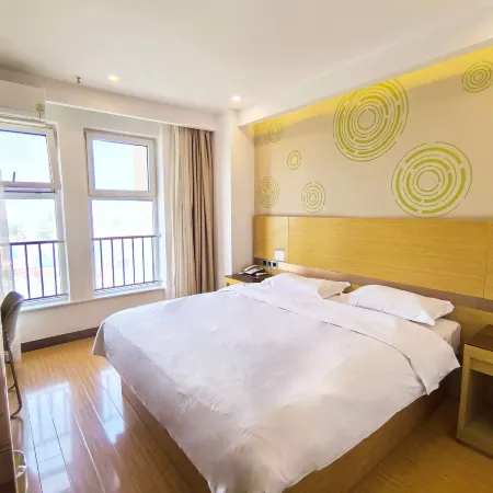Pebble Hotel (Weifang Railway Station Weizhou Road)