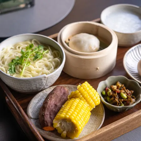 Floral Hotel·Mingye Qiulu Holiday Hotel (North Gate Transfer Center, Lushan Scenic Area)